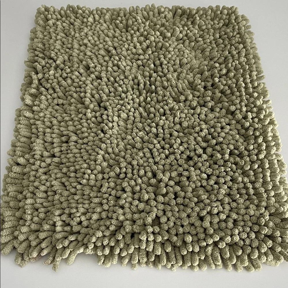 Plush Chenille Olive Green Bath Rug 17-1/2”x17”